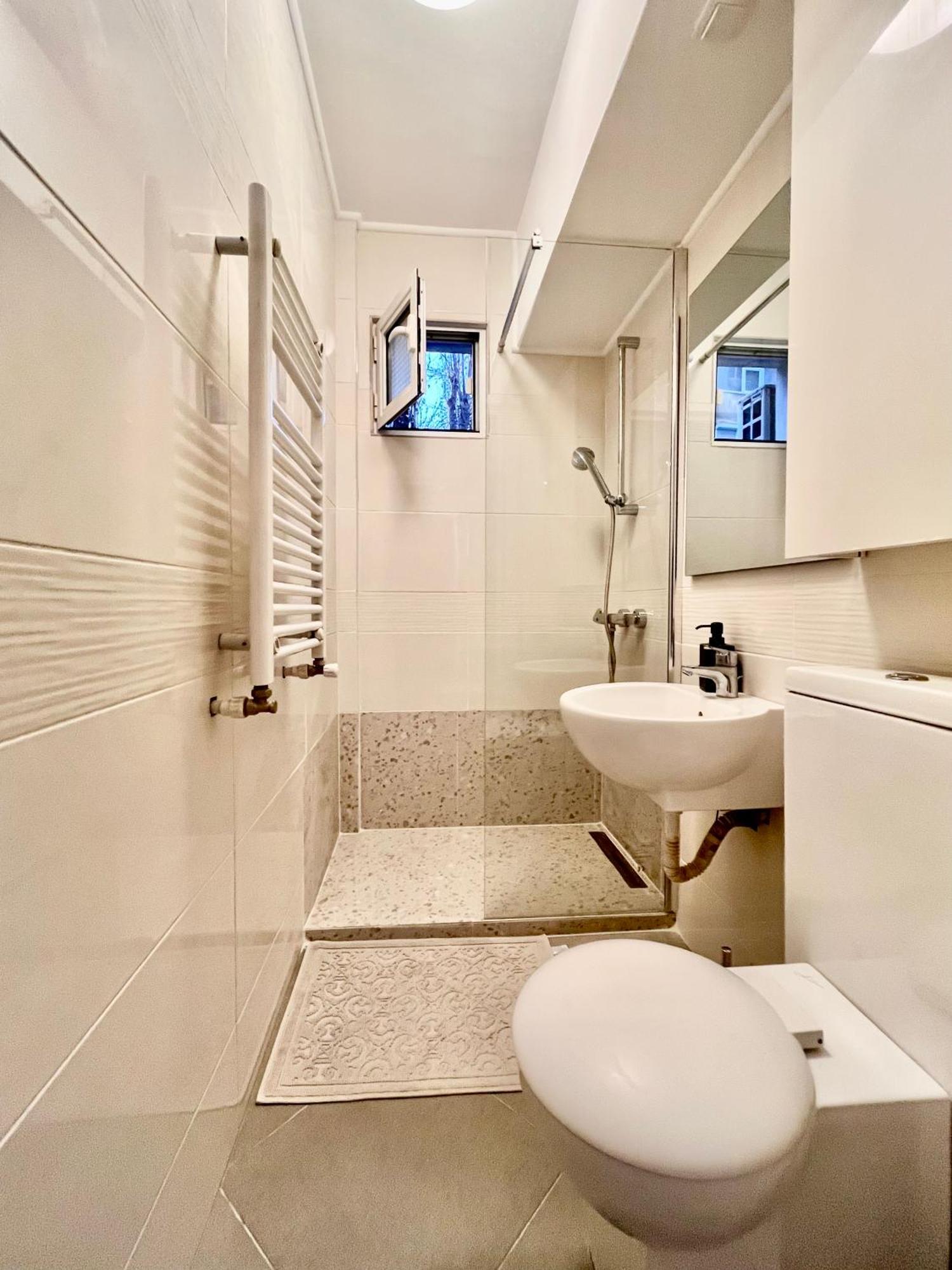 Cozy Apartment With Balcony بوخارست المظهر الخارجي الصورة