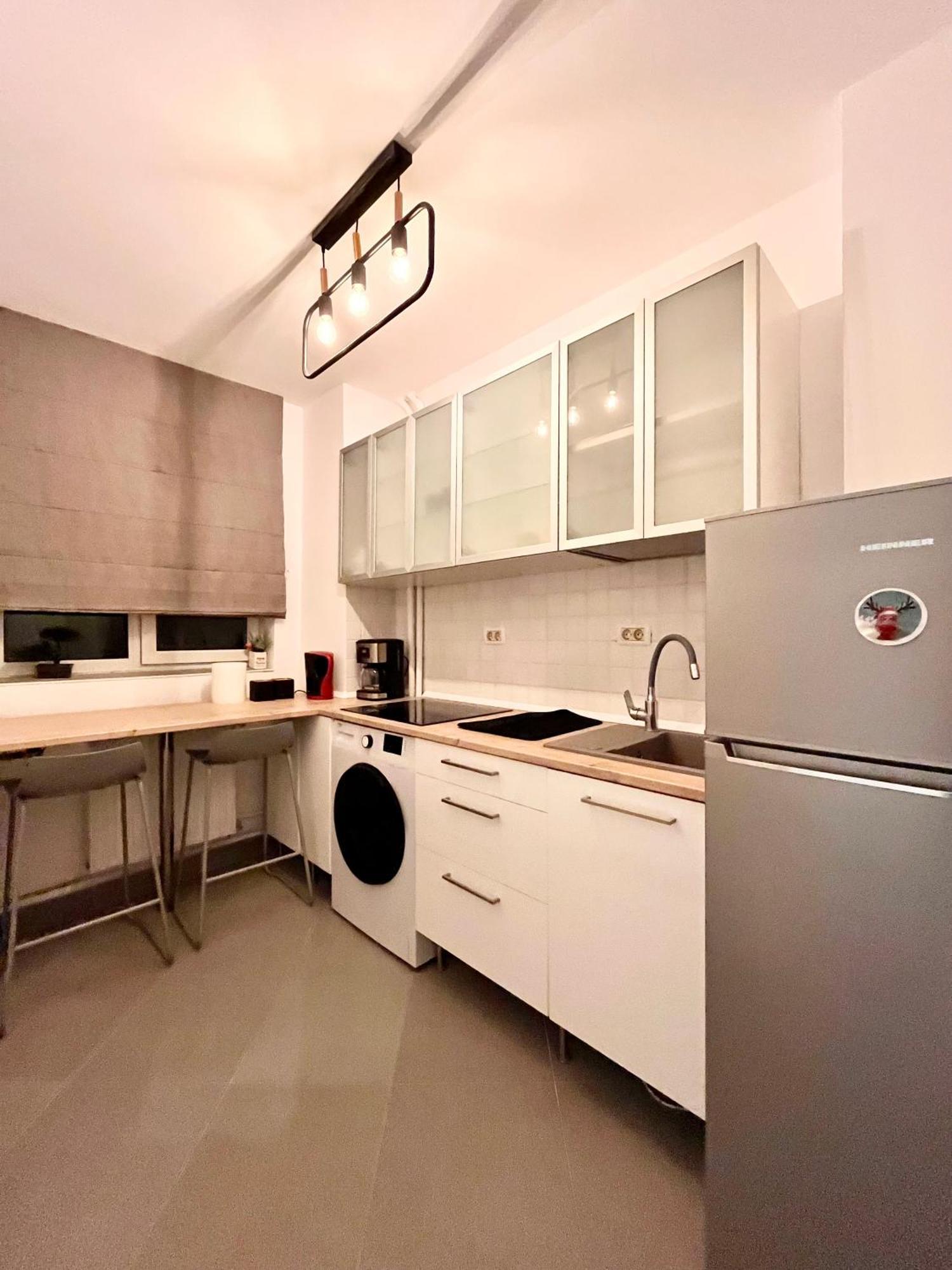 Cozy Apartment With Balcony بوخارست المظهر الخارجي الصورة